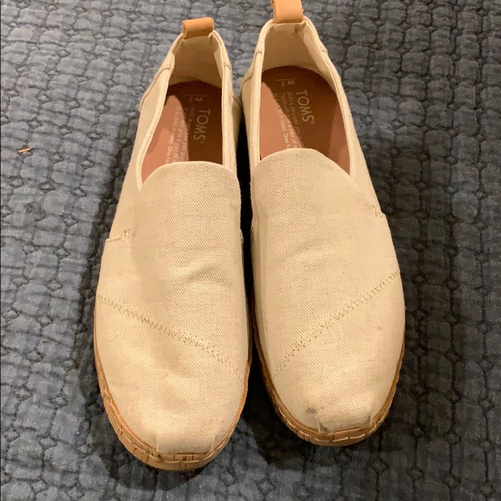 Toms